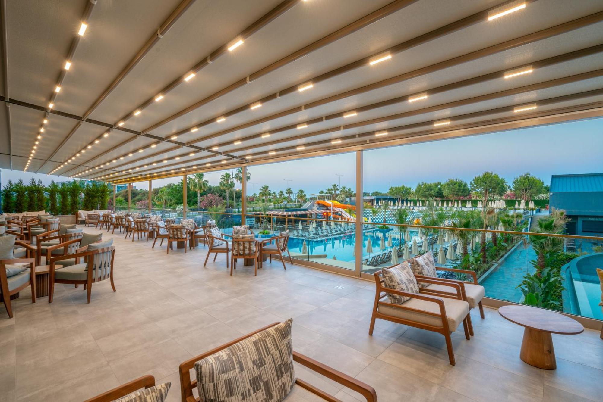 Vox Maris Resort Side Exterior photo